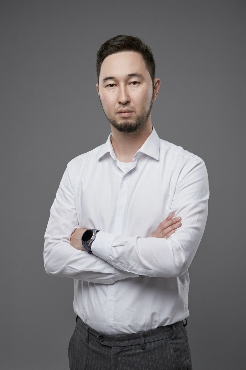 Dauren Sharipov